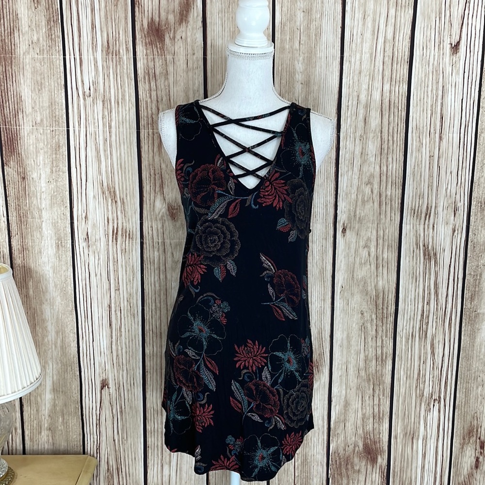 Maurices Cross Front V-neck Tunic Tank Top - Black w/Blue/Floral Pattern MED
